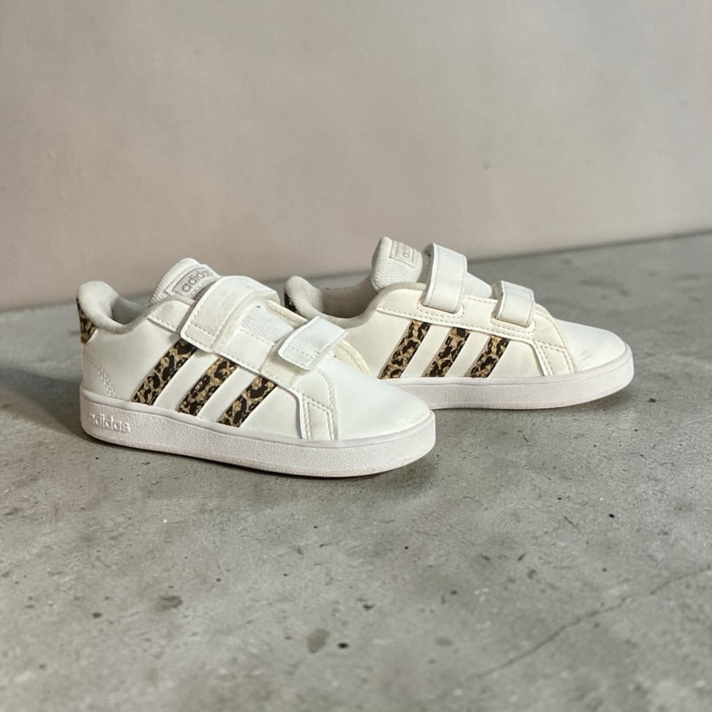 Adidas Toddler Girls Sneakers Size 9K White Leopard Stripe Velcro Shoes